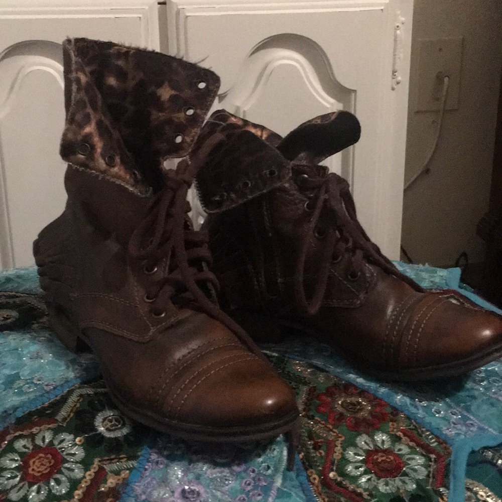 Betsey Johnson brown combat boots